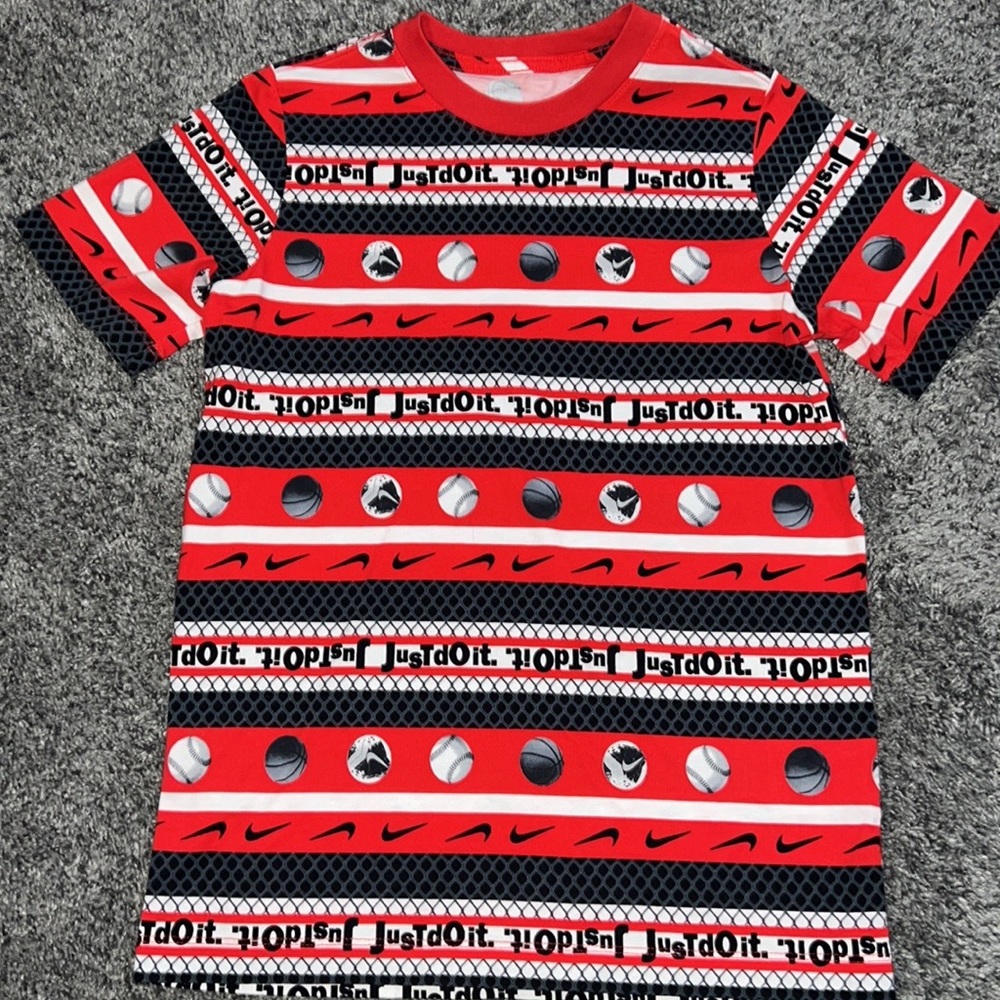 New youth Nike tshirt